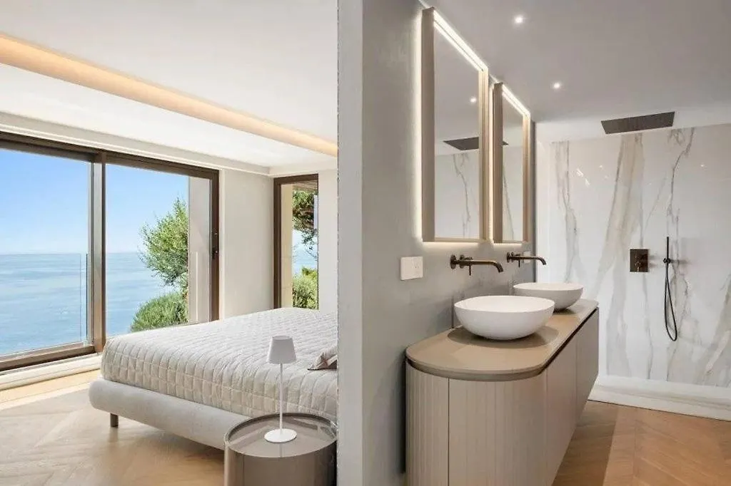 Unique Sea View - Parking Apartment Roquebrune-Cap-Martin 0*,